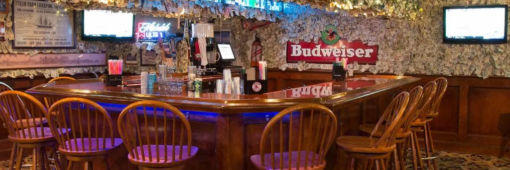 One Gift Certificate for One Night Cape Cod Getaway in a Deluxe Queen Room (West Yarmouth, MA)