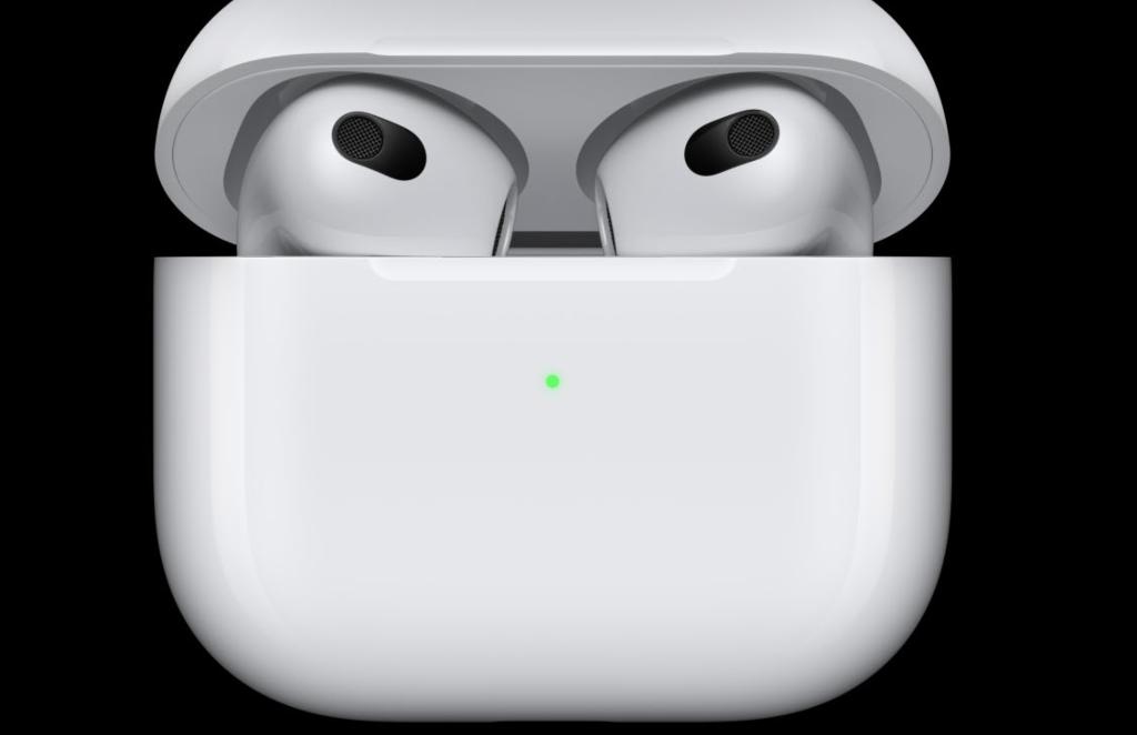 Apple AirPods (3rd Generation) Wireless Ear Buds, Bluetooth Headphones, Personalized Spatial Audio, Sweat and Water Resistant, Lightning Charging Case