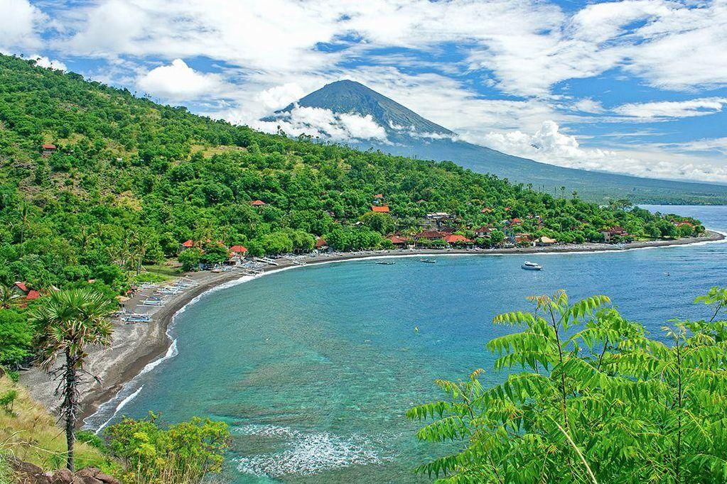 Visit Amed, Bali! (Does not include airfaire)