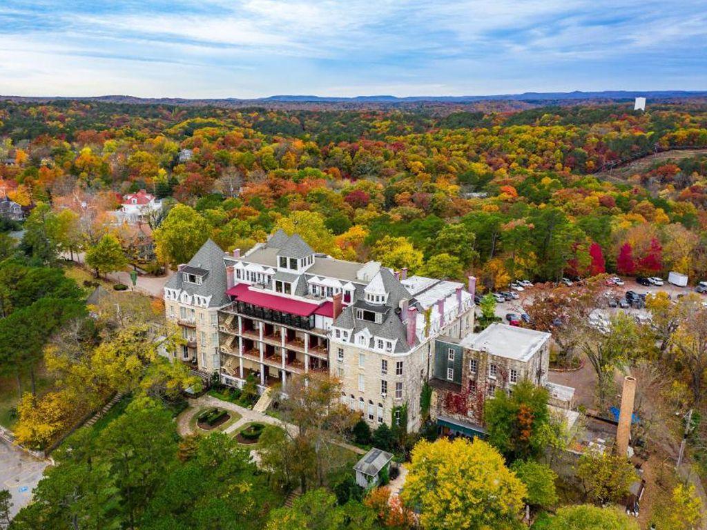 2 night premium stay for 2 at The Crescent Hotel