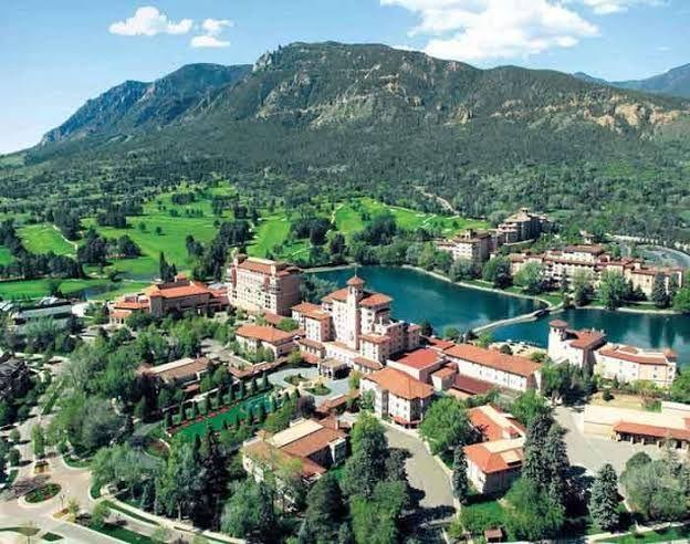 Colorado Springs Getaway Package (The Broadmoor + Ch...