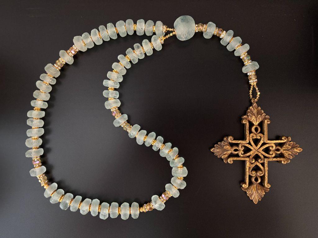 Crystal and Glass Coffee Table Rosary in Mint