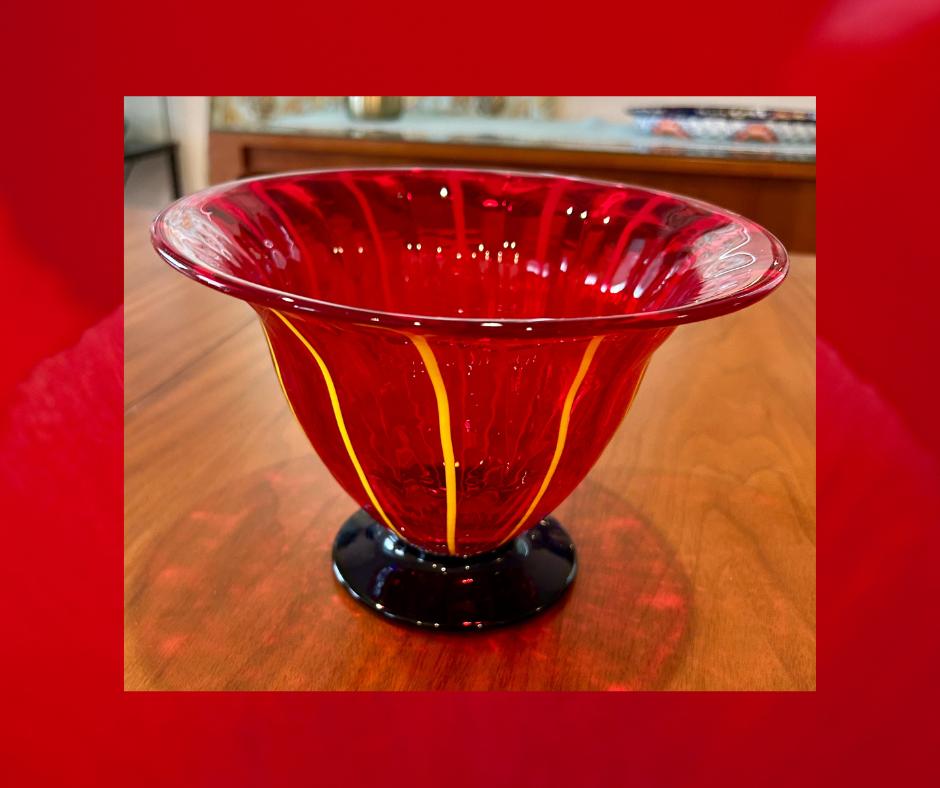 Art Red Glass Bowl