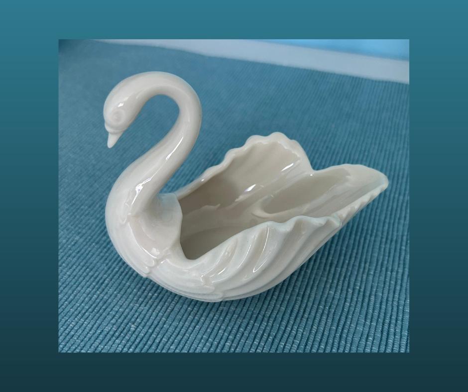 Lenox Porcelain Swan dish ring holder.