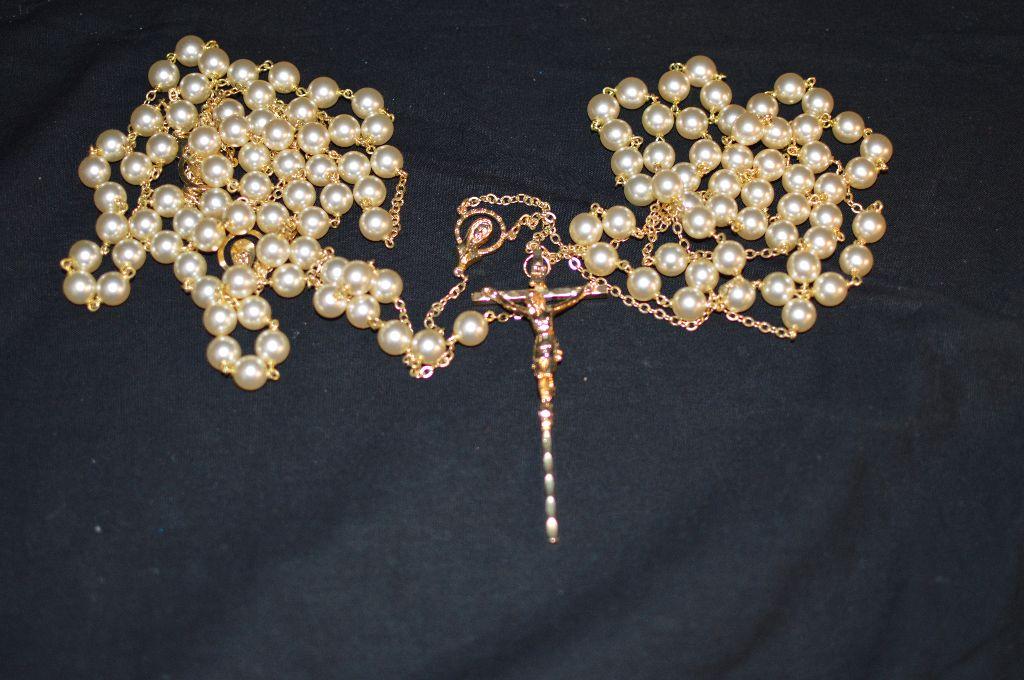 Lasso Rosary with Imitation Pearls