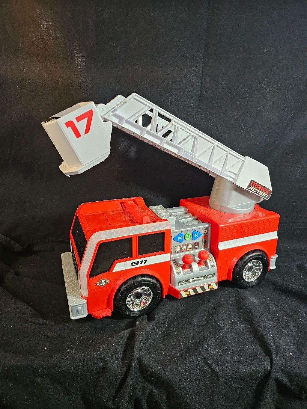 Maxx Action 2-in-1 Firetruck