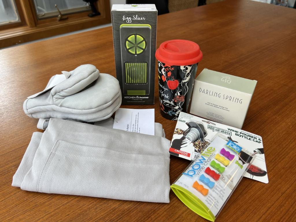 Kitchen Items: Wine & Coffee basket