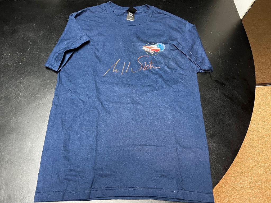 Third Rock From the Sun T-Shirt autographed by Willi...
