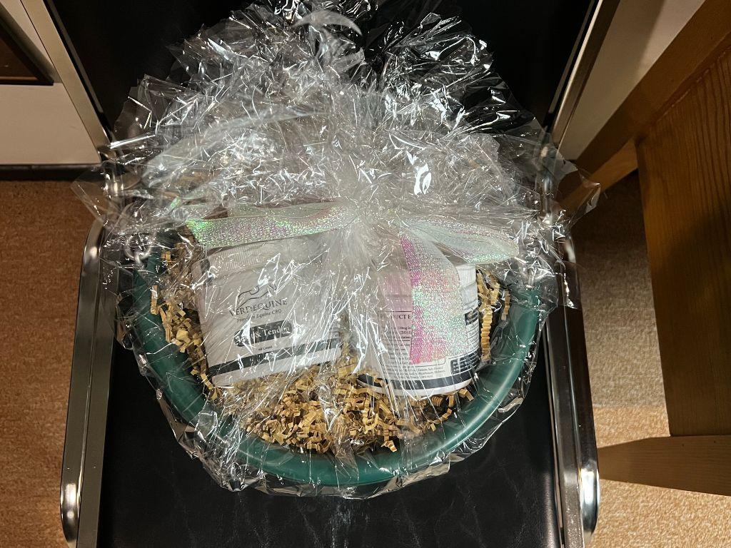 Verdequine Horse Supplement Gift Basket