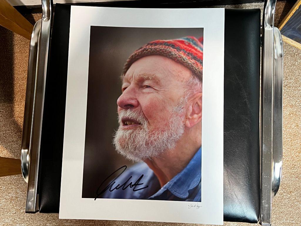 Pete Seeger Image by Joe DiMaggio autographed by Wil...