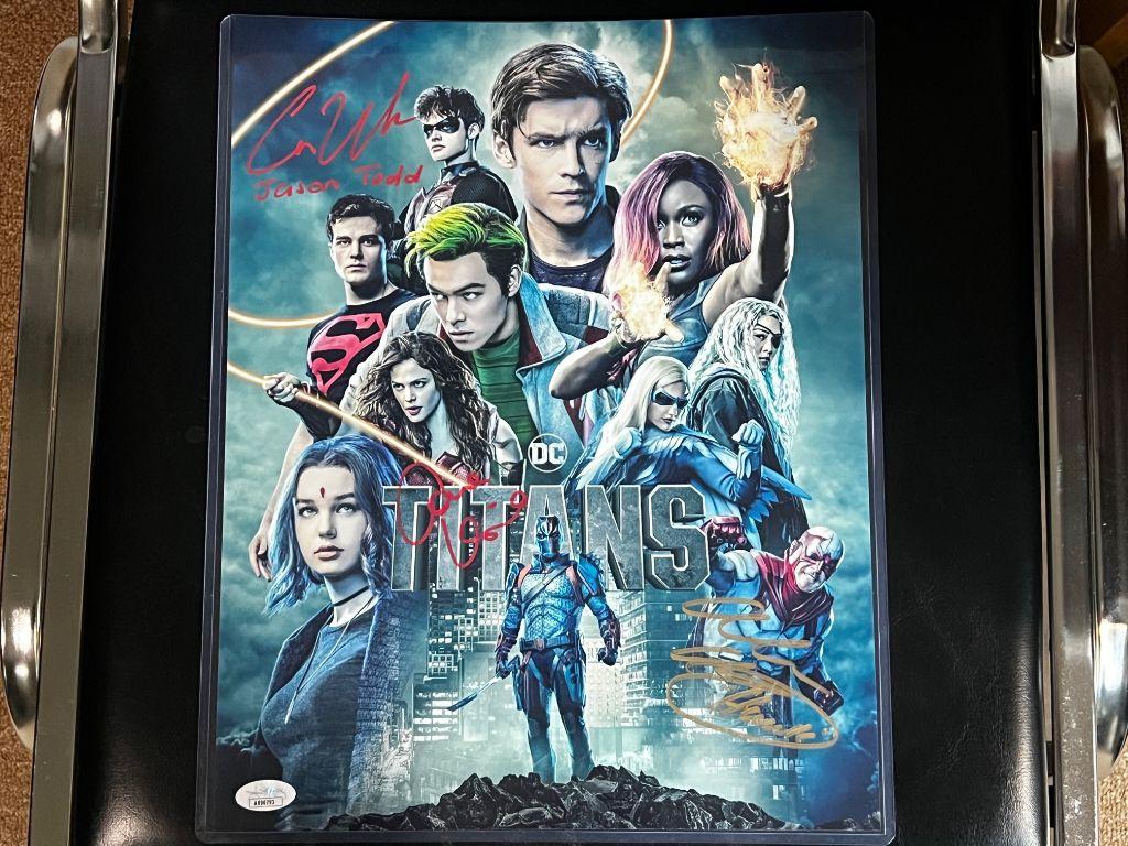 DC Titans 11 x 14 cast signed print