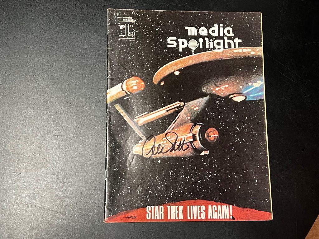 1976 Media Spotlight Magazine ''Star Trek Lives Agai...