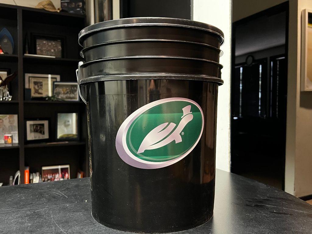 Turtle Wax Item Bucket Autographed by Mr. Shatner