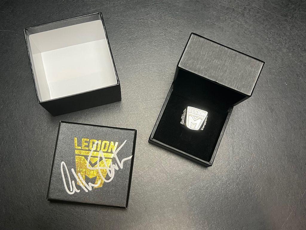 Legion M Ring with Ring Box autographed by William S...