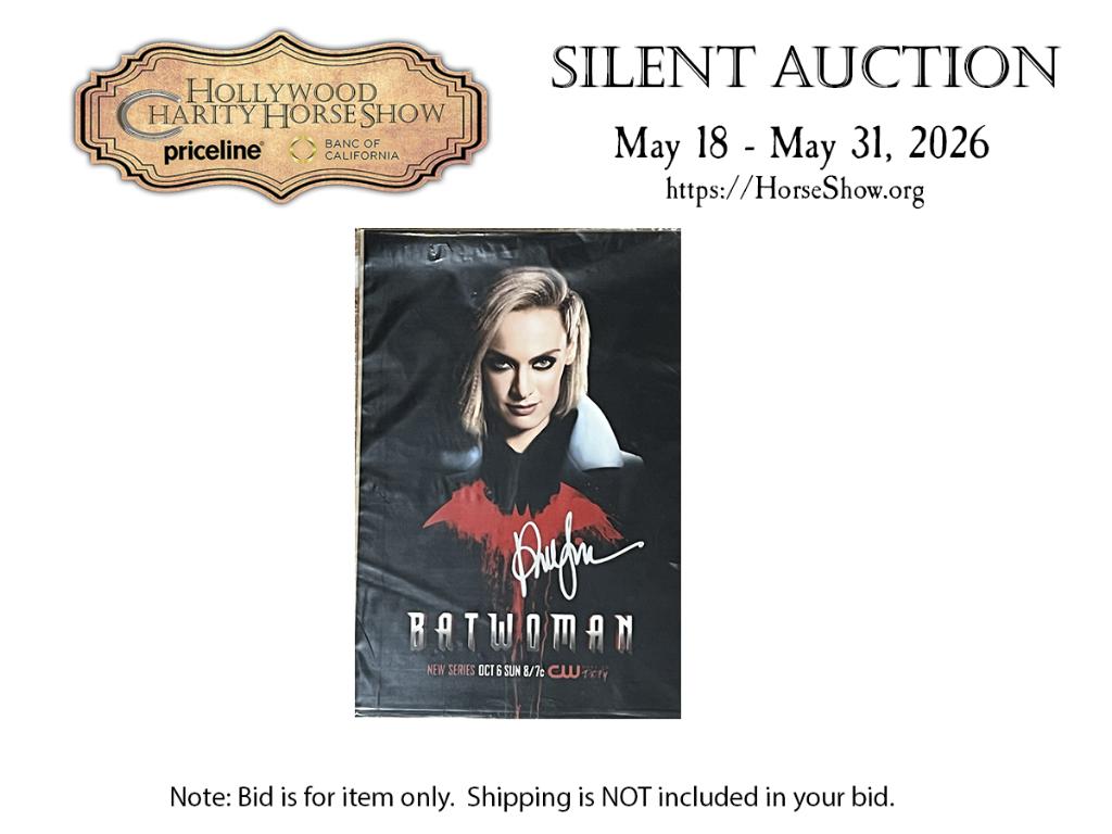 Batwoman 11 x 17 Photo signed by Rachel Skarsten