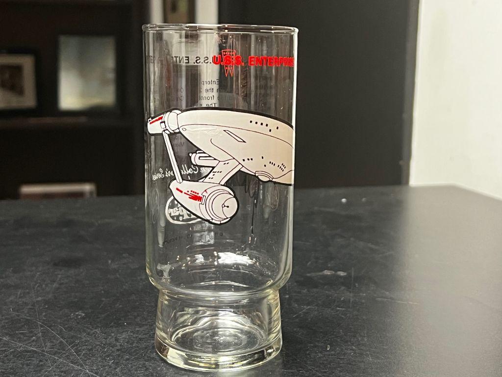 1976 Star Trek Dr. Pepper Glass featuring the U.S.S....