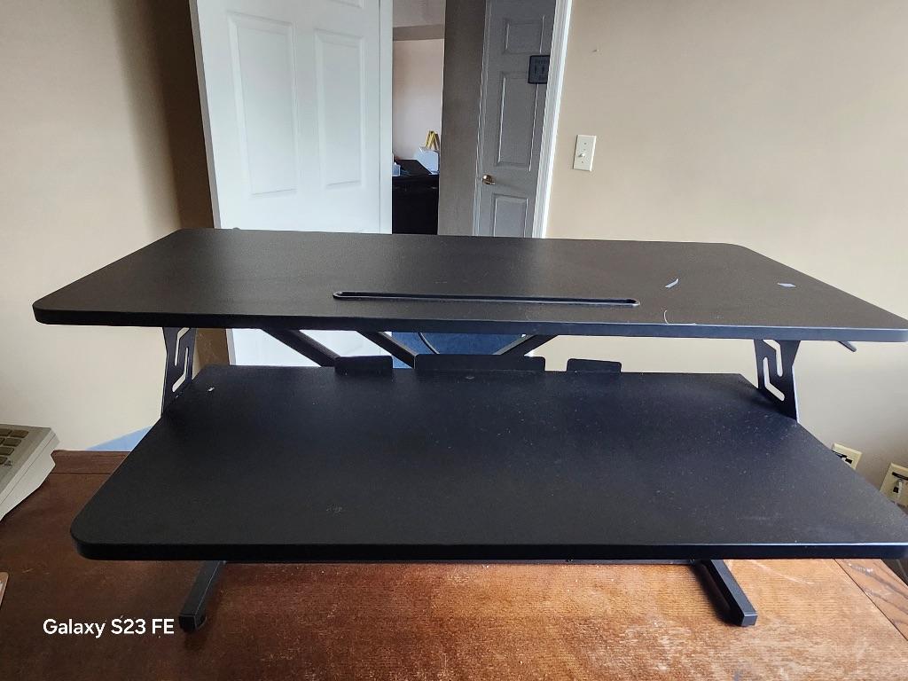 Manuel Simbr Raised Desk