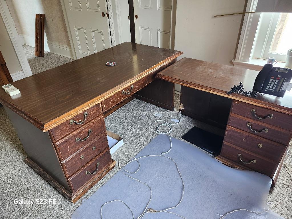 Office Desk with additional side unit