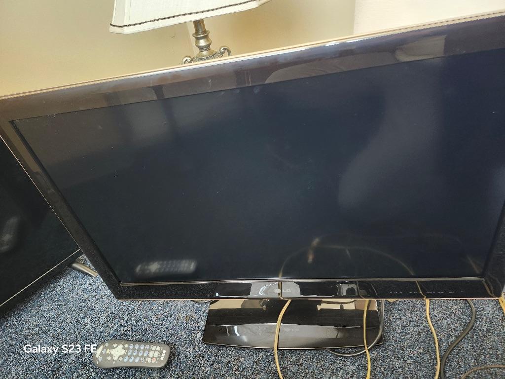 36'' LG TV