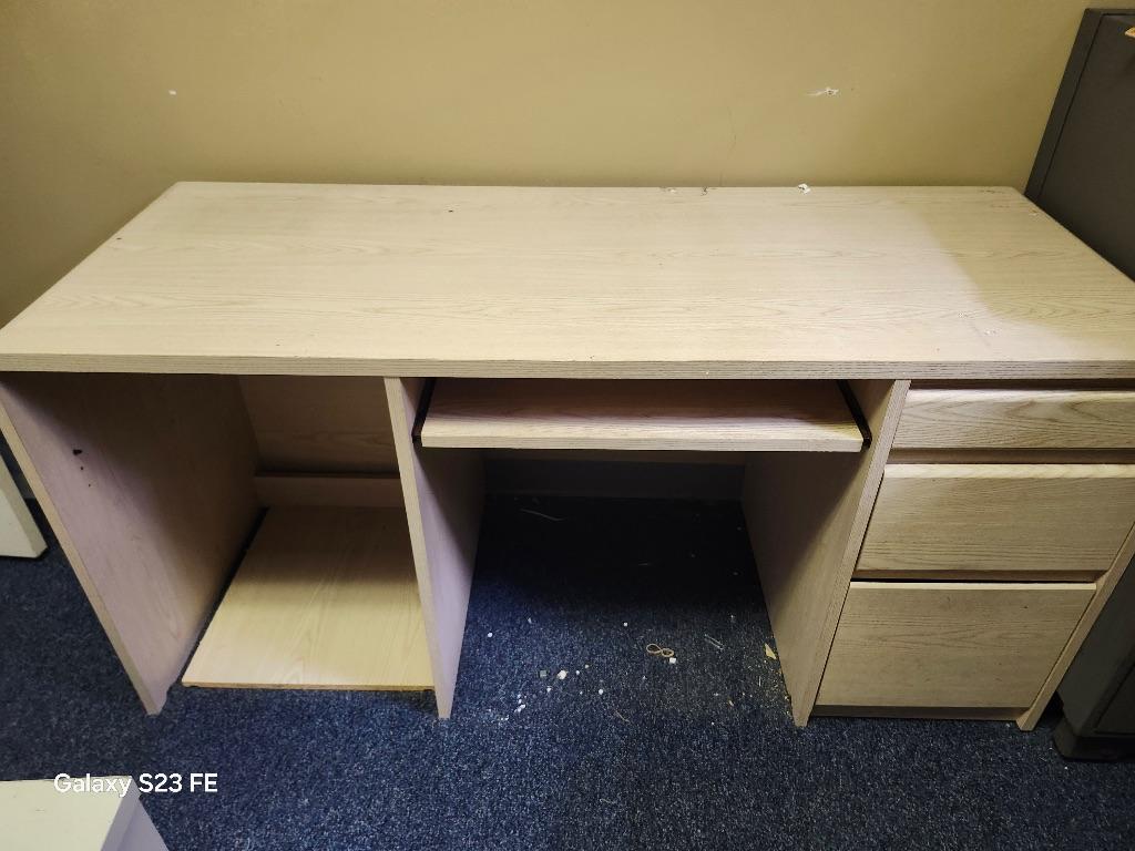 White Wood Desk