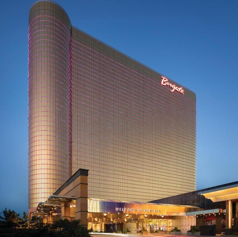 Overnight Stay and $250 Food and Beverage Credit at ...