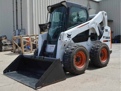 8 Hour Skidsteer Rental