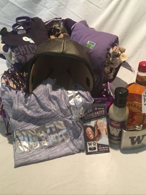 UW Huskies Game Day Box