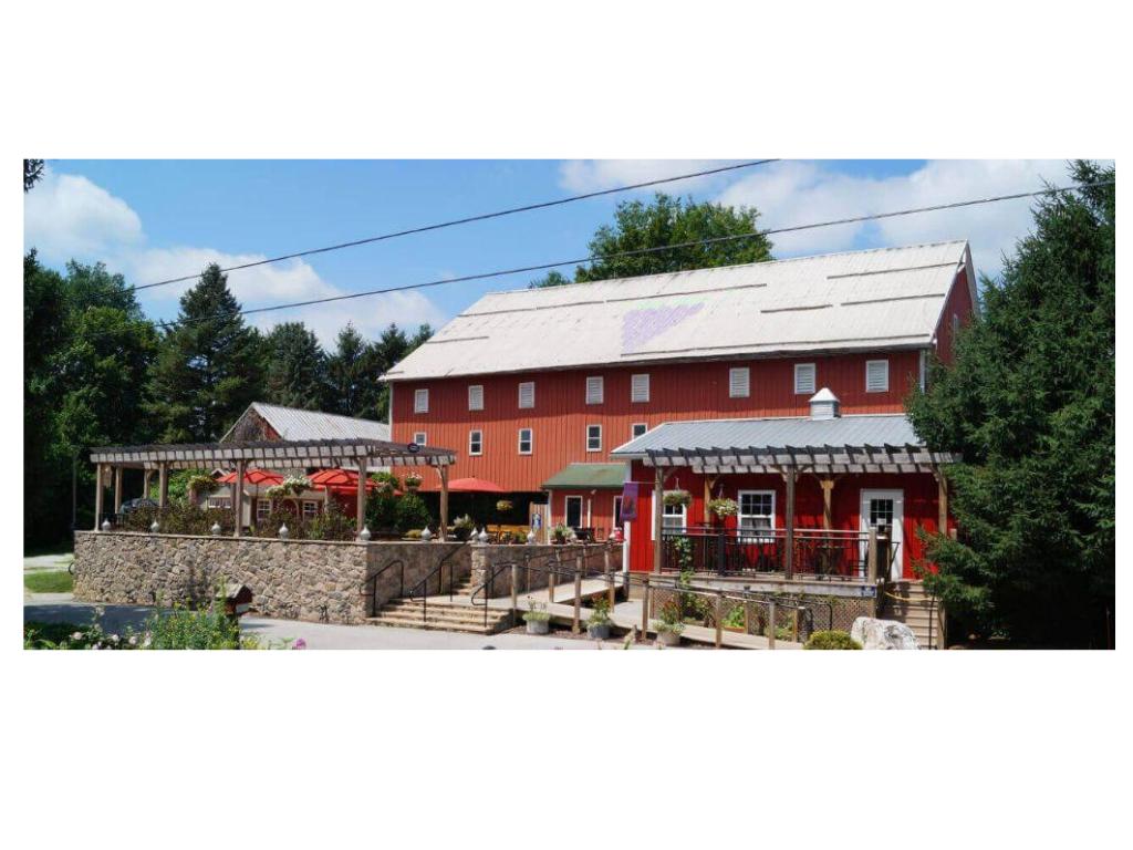 Adams County Winery Tour and Wine Tasting for 8