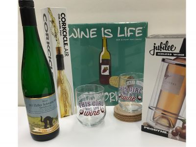 Wine and Wine Accessories Basket