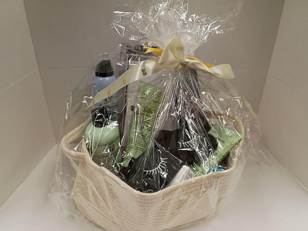 Express Facial plus Beauty Products Basket and Gift ...