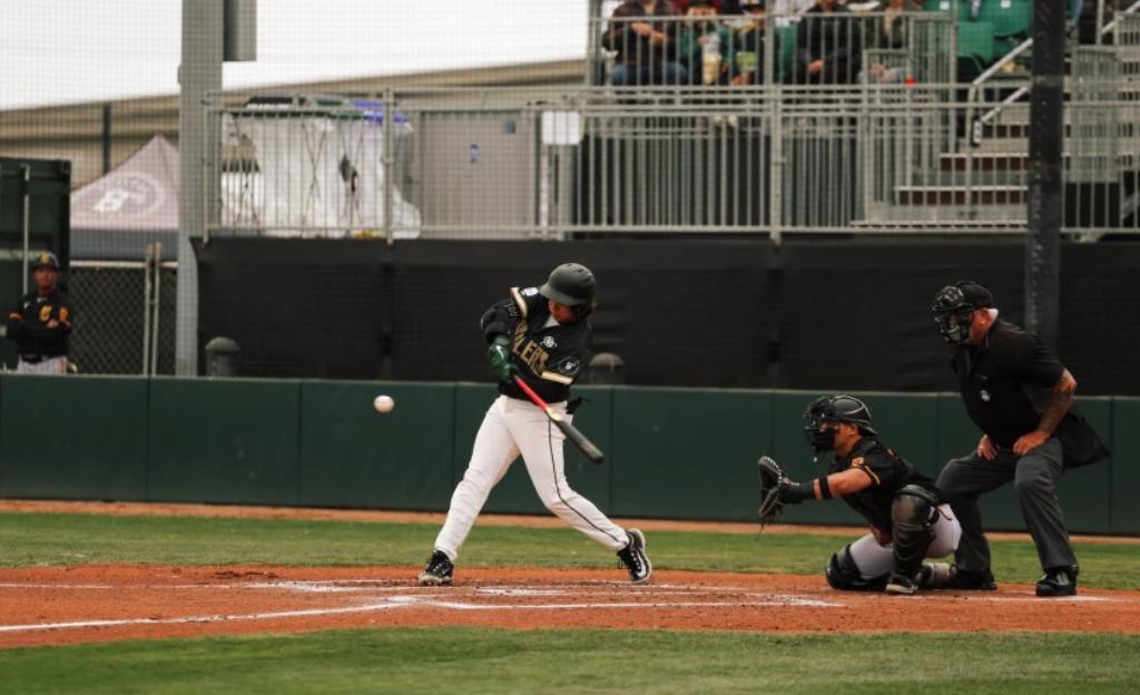 5 Premium Reserved Tickets to The Oakland Ballers 20...