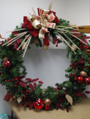 Large Lighted Holiday Wreath
