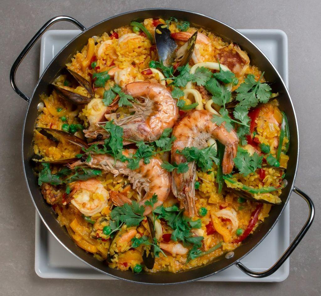 Elegant Paella Dinner in Rossmoor