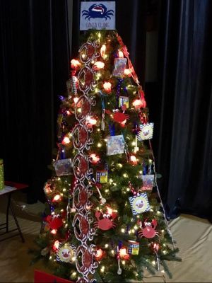 Santa Claws Christmas Tree