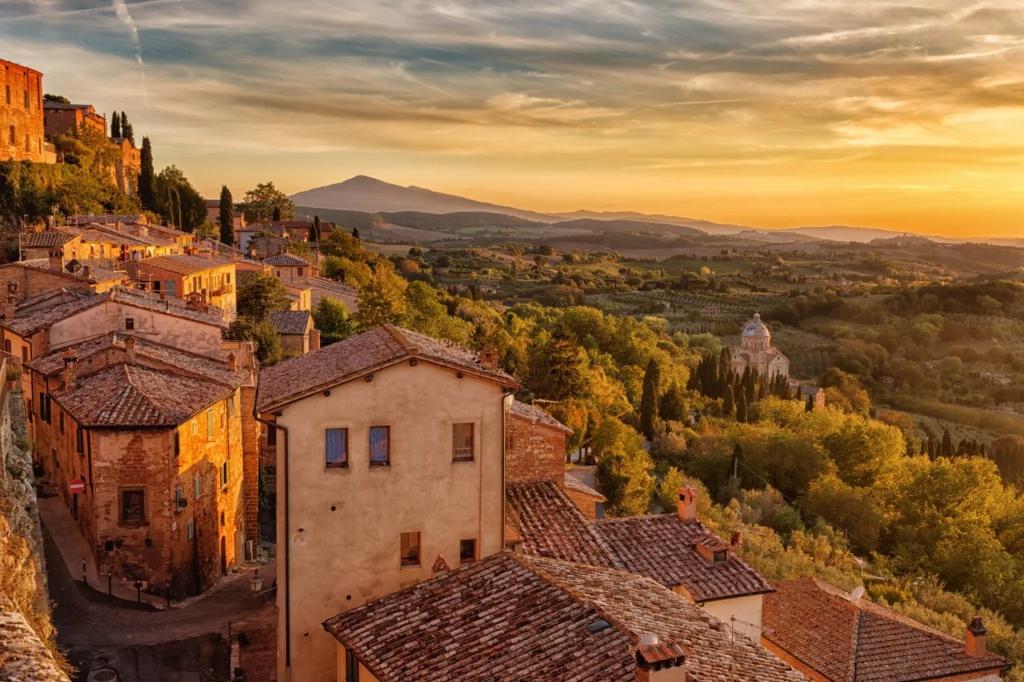 Under The Tuscan Sun in Cortona (split between 2 win...
