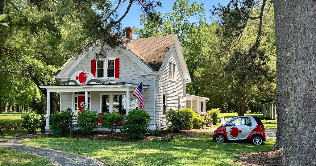 An Exclusive Private Evening at RED FISH GALLERY