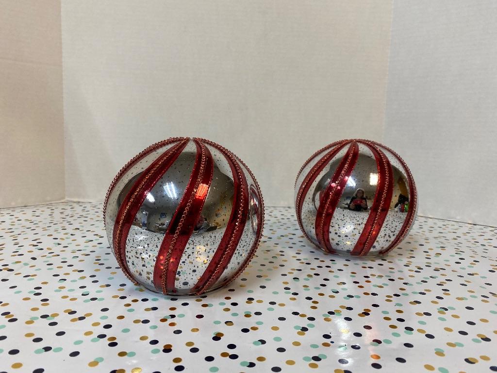 Illuminated Jeweled Spheres