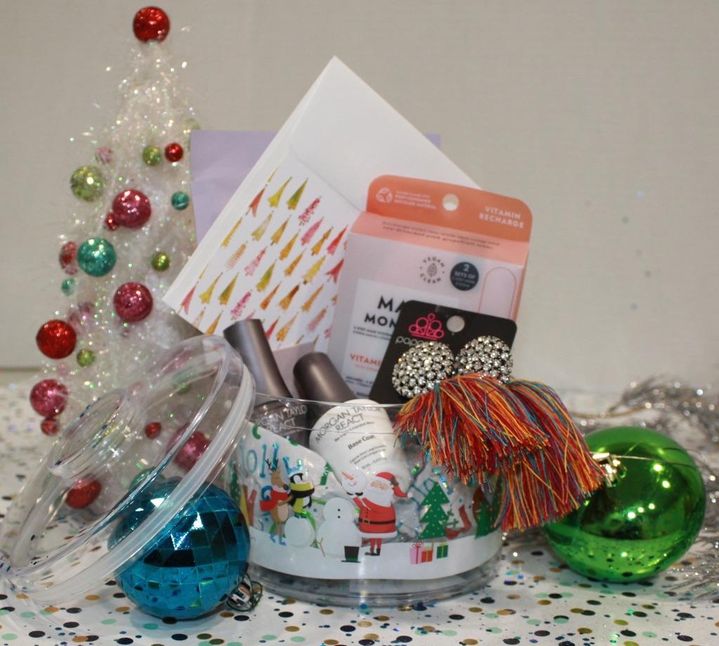 Tips, Toes & Treasures Spa Set & a $20 gift ...