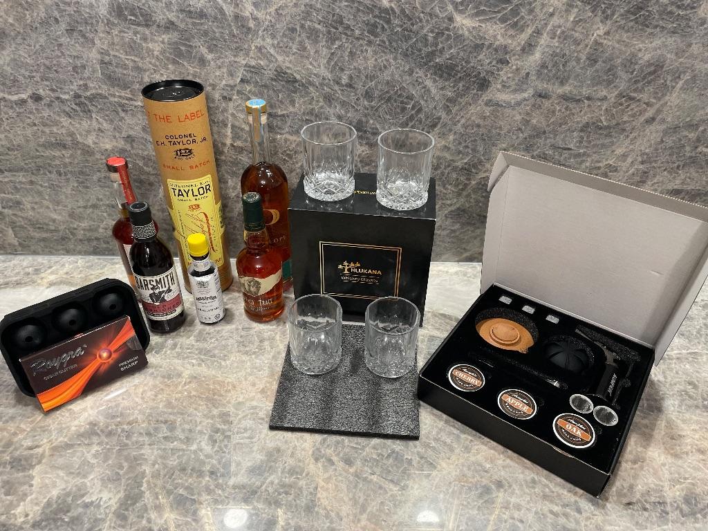Bourbon Basket