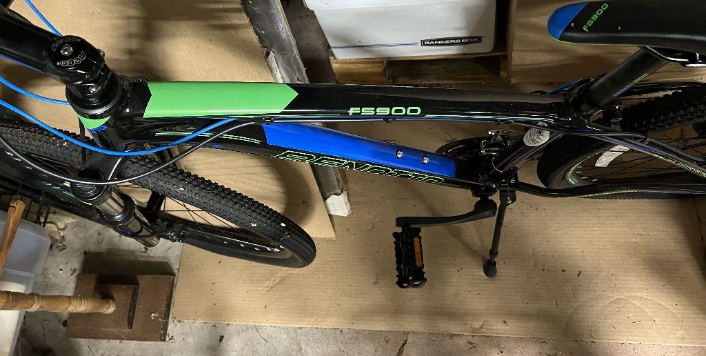 Mountain Bike - Benotto FS900 27.6 Small Frame