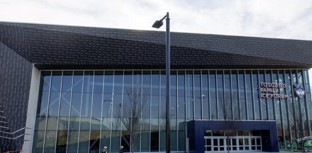 UConn Mens Ice Hockey at Toscano