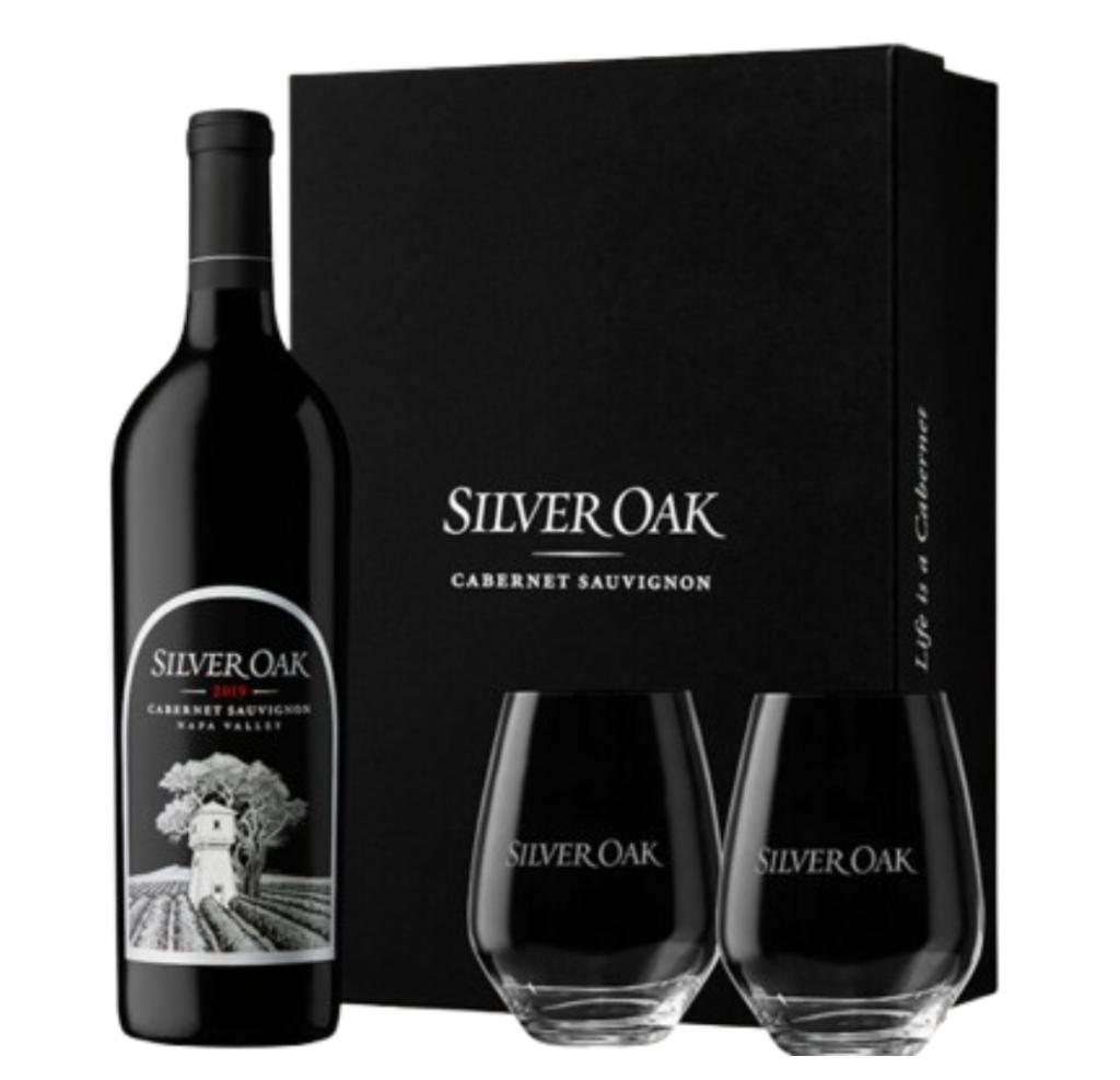 SILVER OAK BOTTLE AND GLASS SET