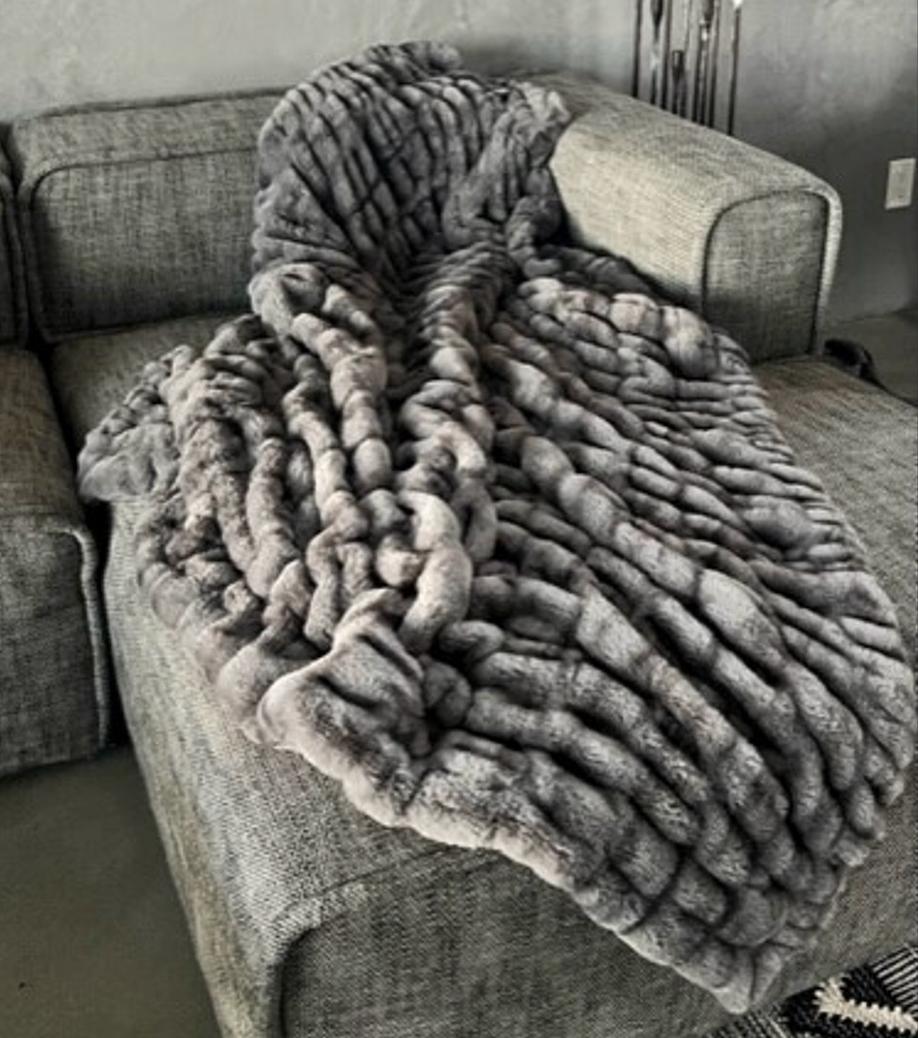 COZY LUXE THROW BLANKET